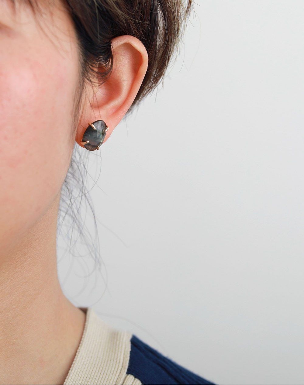 Healing Labradorite Stud Earring