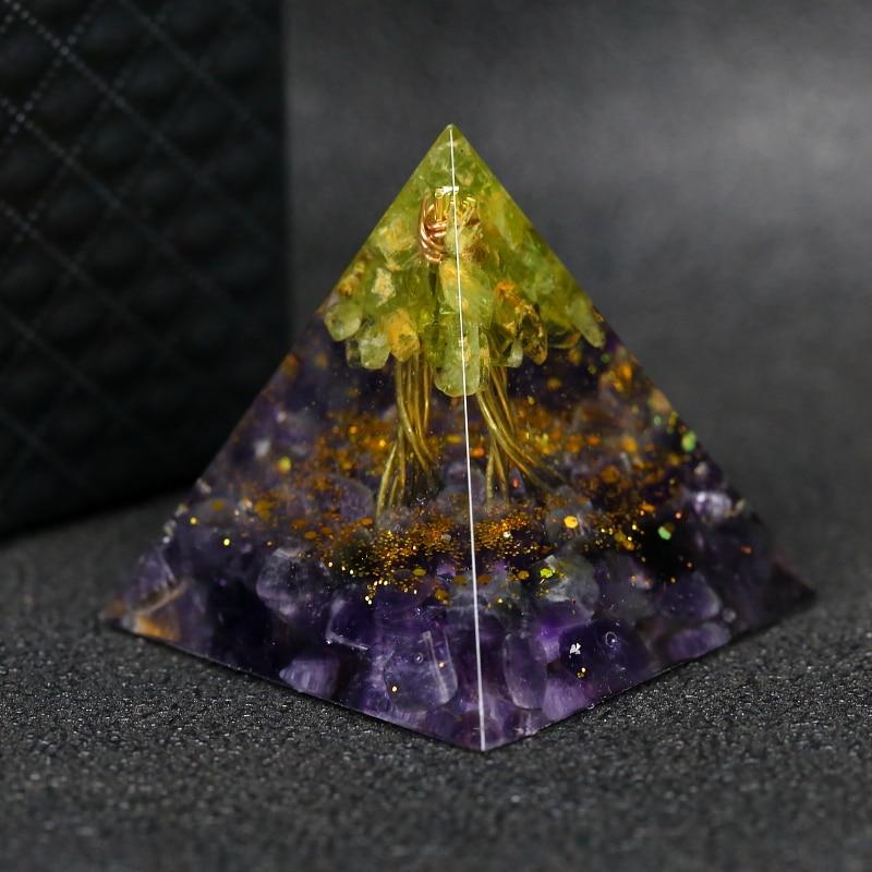 Pirámide de orgón de amatista del árbol de la vida curativo
